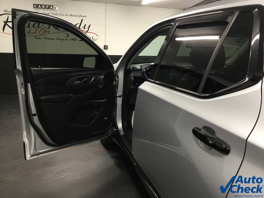 Used 2021 Chevrolet Traverse Premier w/ Redline Edition AWD/4WD image 13