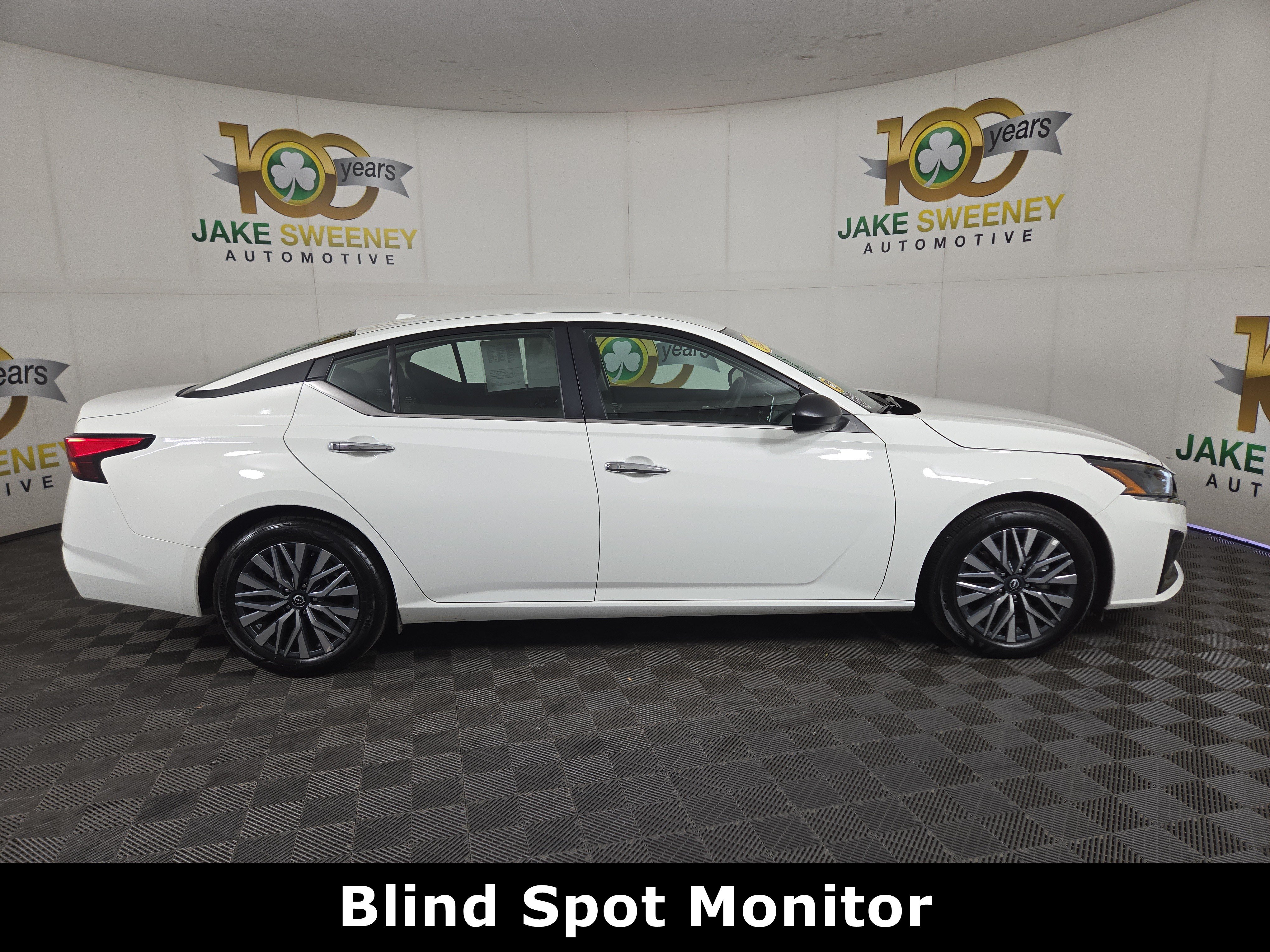 Used 2025 Nissan Altima 2.5 SV FWD image 10