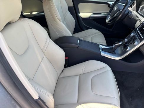 Used 2018 Volvo V60 T5 Dynamic w/ Vision Package FWD image 43