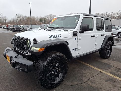 Certified 2025 Jeep Wrangler Willys image 3