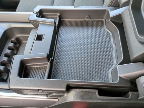 New 2026 RAM 1500 4x4 Crew Cab image 36