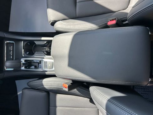 New 2025 Subaru Ascent Limited image 25