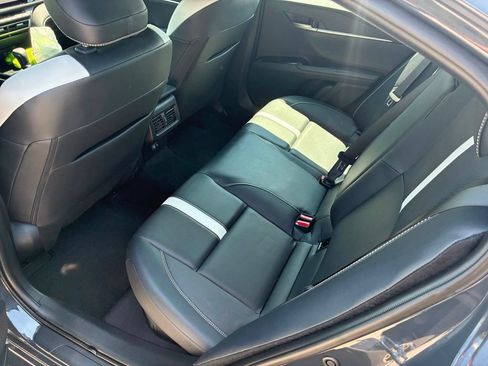 Used 2025 Toyota Camry SE FWD image 8