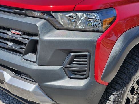 Used 2025 Chevrolet Colorado Trail Boss AWD/4WD image 26