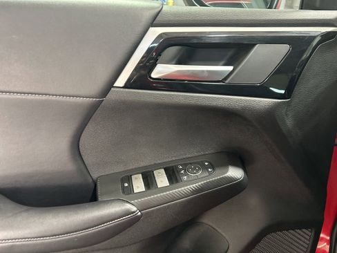 Used 2024 Mitsubishi Outlander SE image 12