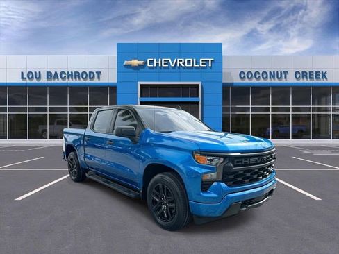 Used 2022 Chevrolet Silverado 1500 Custom RWD image 2