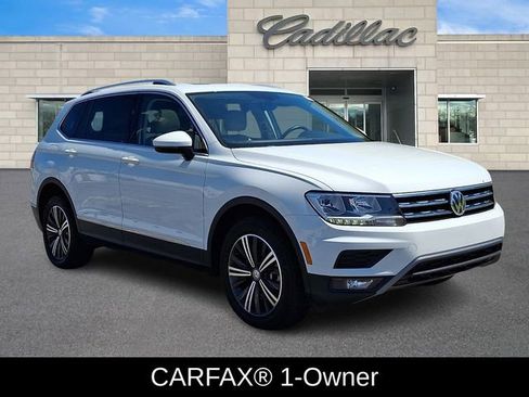 Used 2018 Volkswagen Tiguan SEL FWD image 2