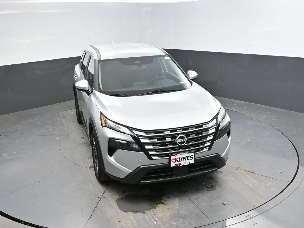 Used 2025 Nissan Rogue SV AWD/4WD image 22