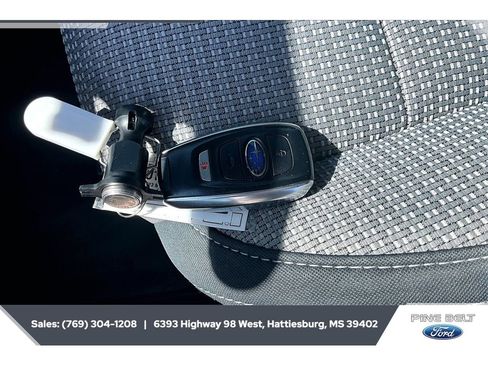 Used 2023 Subaru Outback Premium AWD/4WD image 9