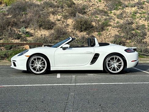 Certified 2019 Porsche 718 Boxster image 2