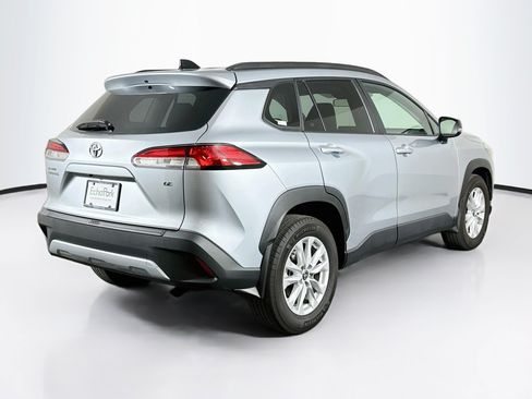 Used 2025 Toyota Corolla Cross LE w/ Moonroof Package FWD image 9