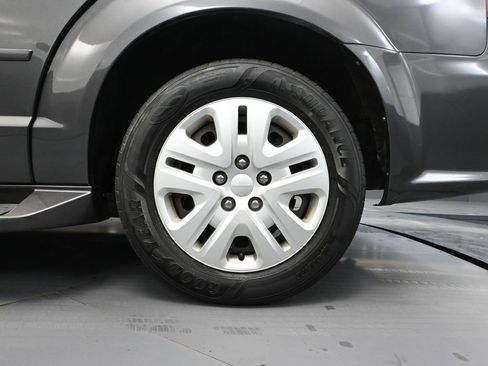 Used 2017 Dodge Grand Caravan SE w/ Power Window Group image 16