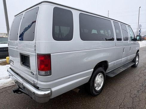 Used 2008 Ford E-350 and Econoline 350 Extended Wagon Super Duty image 6