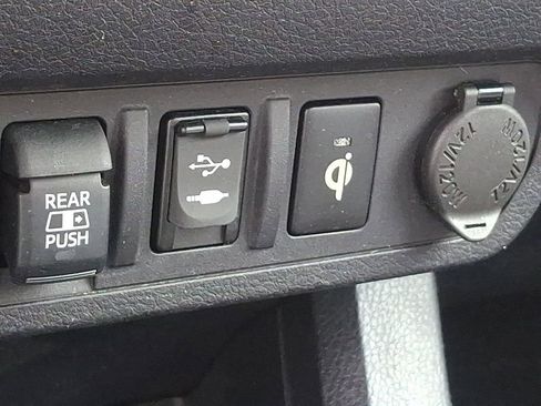 Used 2019 Toyota Tacoma TRD Off-Road AWD/4WD image 24