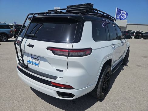 Used 2023 Jeep Grand Cherokee L Summit AWD/4WD image 7
