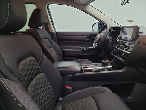 Used 2023 Nissan Pathfinder SV image 21