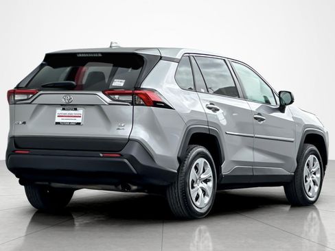 Used 2023 Toyota RAV4 LE AWD/4WD image 5
