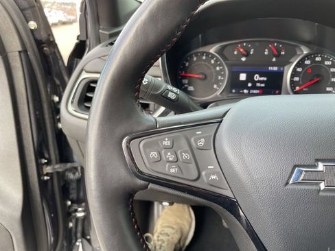 Used 2022 Chevrolet Equinox RS w/ Infotainment Package image 22