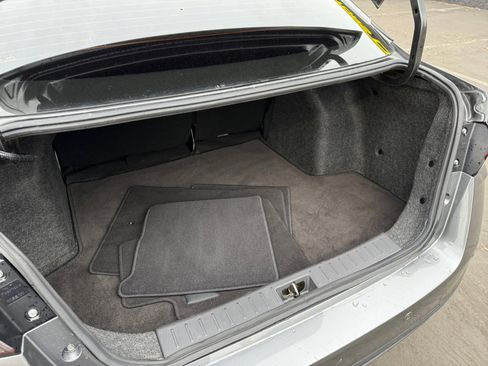 Used 2021 Nissan Versa SR image 21