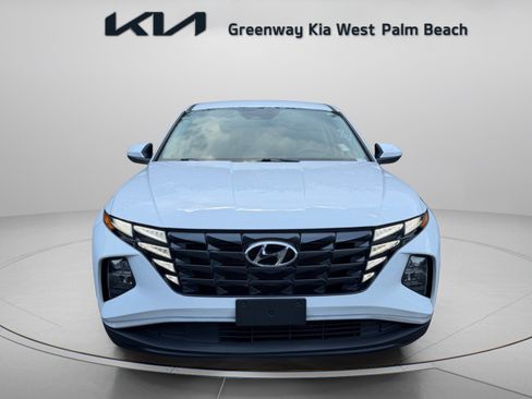 Used 2024 Hyundai Tucson SE FWD image 2