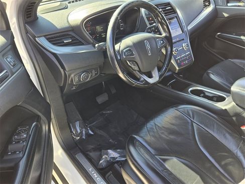Used 2019 Lincoln MKC Reserve image 11