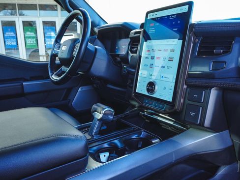 Used 2022 Ford F150 Lightning Lariat w/ Max Trailer Tow Package image 40