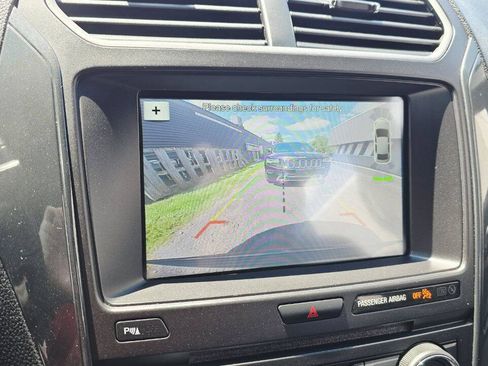 Used 2018 Ford Explorer XLT w/ XLT Appearance Package AWD/4WD image 21