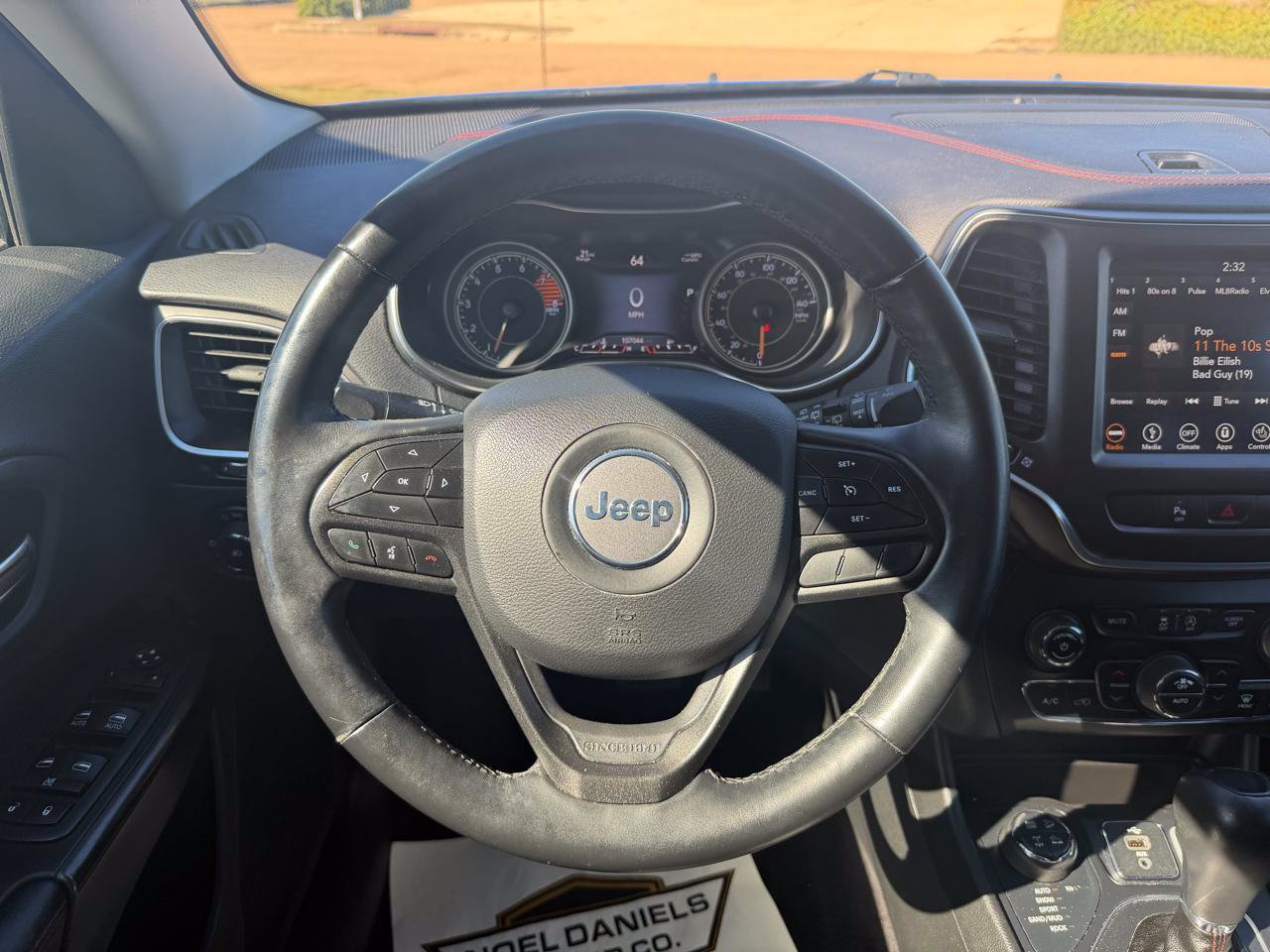 Used 2019 Jeep Cherokee Trailhawk w/ Cold Weather Group AWD/4WD image 19