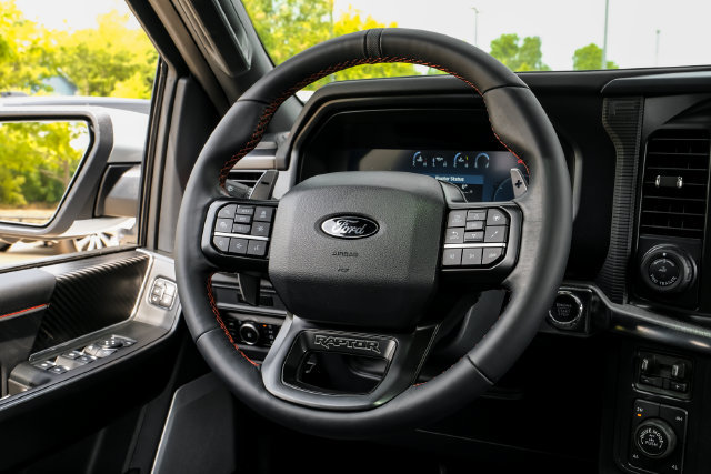 Used 2025 Ford F150 Raptor AWD/4WD image 18