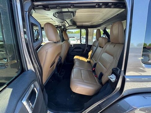 Used 2020 Jeep Wrangler Unlimited Sahara AWD/4WD image 12