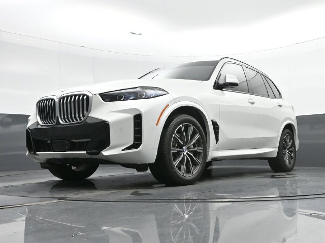 Used 2025 BMW X5 xDrive40i w/ M Sport Package AWD/4WD image 39