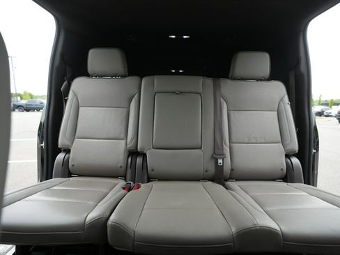 Used 2022 GMC Yukon XL SLT w/ SLT Premium Package AWD/4WD image 39