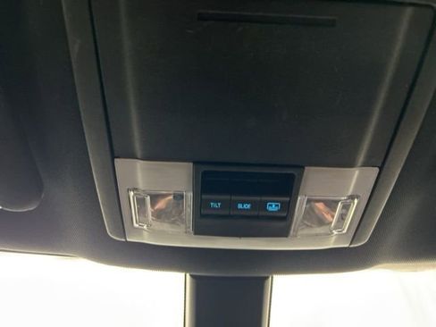 Used 2018 Ford Explorer XLT w/ Equipment Group 202A image 23