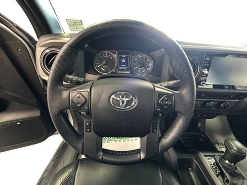 Used 2021 Toyota Tacoma TRD Off-Road w/ TRD Premium Off Road Package AWD/4WD image 13