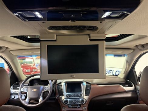Used 2018 Chevrolet Tahoe Premier AWD/4WD image 32