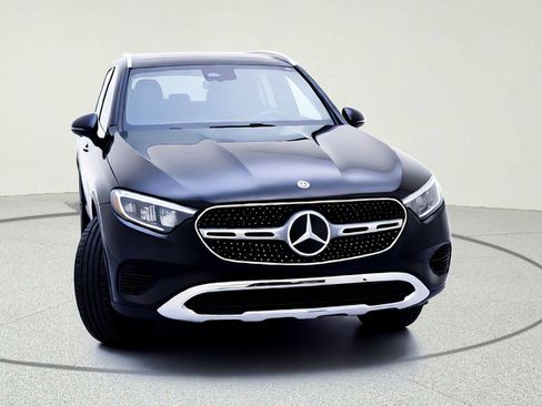 New 2026 Mercedes-Benz GLC 300 image 3