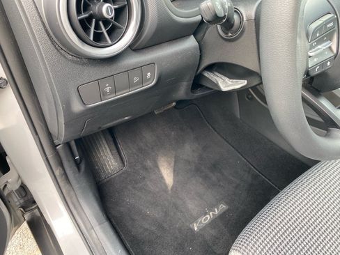 Used 2022 Hyundai Kona SE FWD image 30