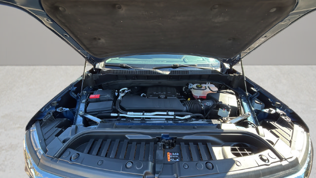 Used 2024 Chevrolet Silverado 1500 LT AWD/4WD image 32