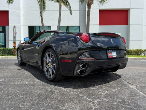 Used 2012 Ferrari California image 11