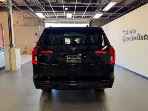 Used 2025 Ford Expedition Platinum w/ Stealth Appearance Package AWD/4WD image 3