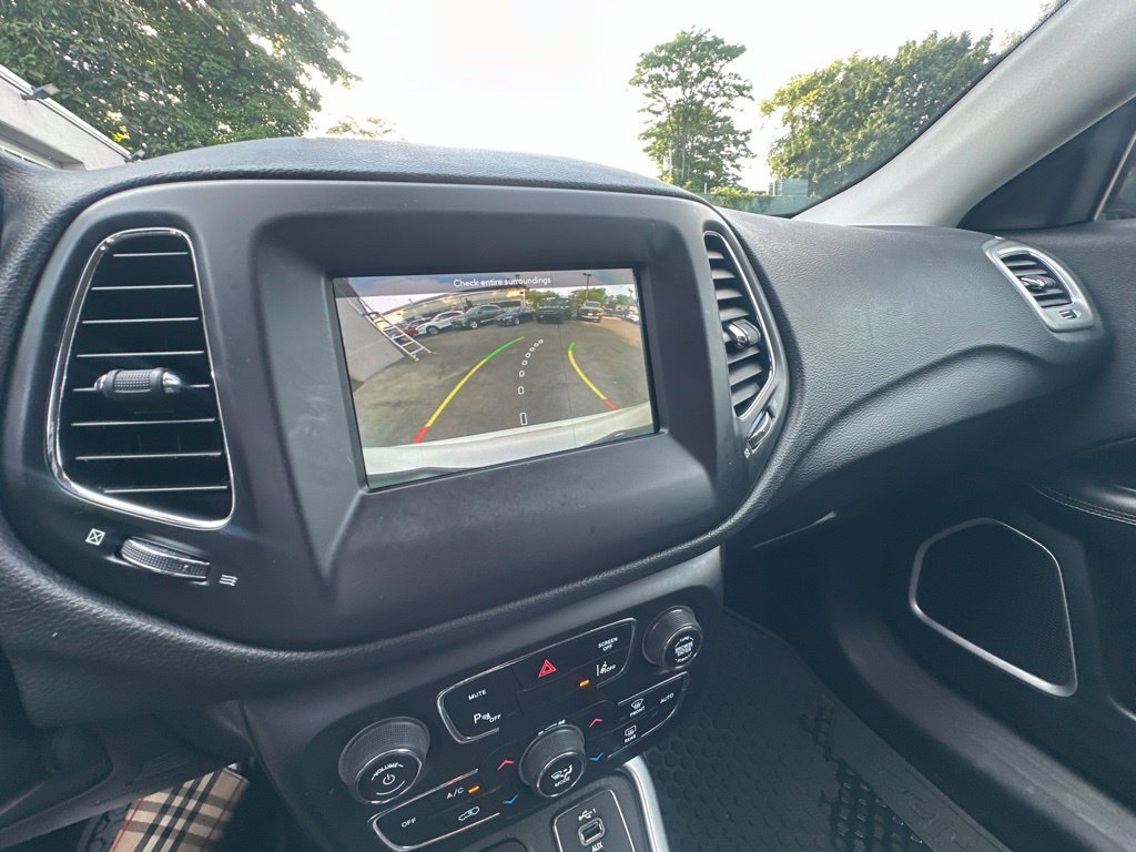 Used 2019 Jeep Compass Latitude w/ Cold Weather Group AWD/4WD image 22