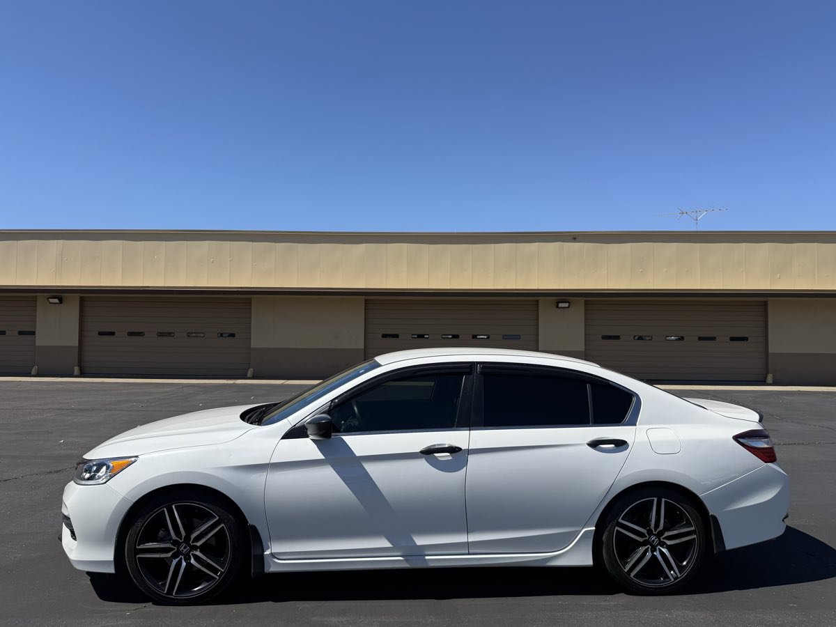 Used 2017 Honda Accord Sport Special Edition image 4