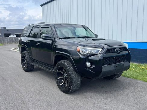Used 2014 Toyota 4Runner Trail Premium image 3