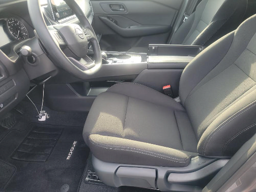 Used 2026 Nissan Rogue S FWD image 8