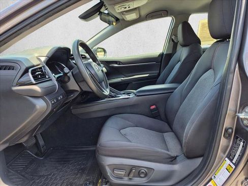 Used 2019 Toyota Camry LE FWD image 15