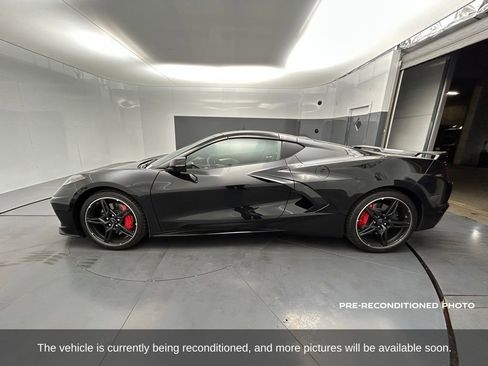 Used 2022 Chevrolet Corvette Stingray Preferred Cpe w/ Z51 Performance Package image 2