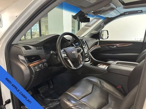 Used 2019 Cadillac Escalade Luxury AWD/4WD image 13