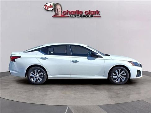 New 2025 Nissan Altima 2.5 S image 4