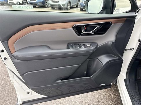 Used 2025 Subaru Forester Sport w/ Popular Package image 11