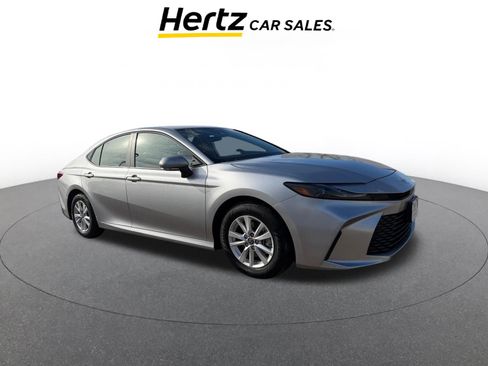 Used 2025 Toyota Camry LE image 1